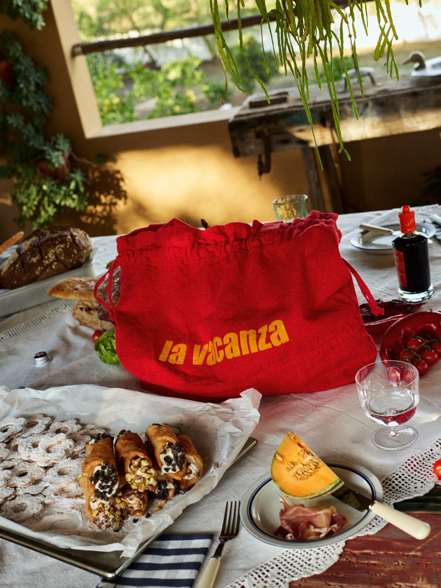 LA VACANZA TOTE BAG | VELVET BORDEAUX