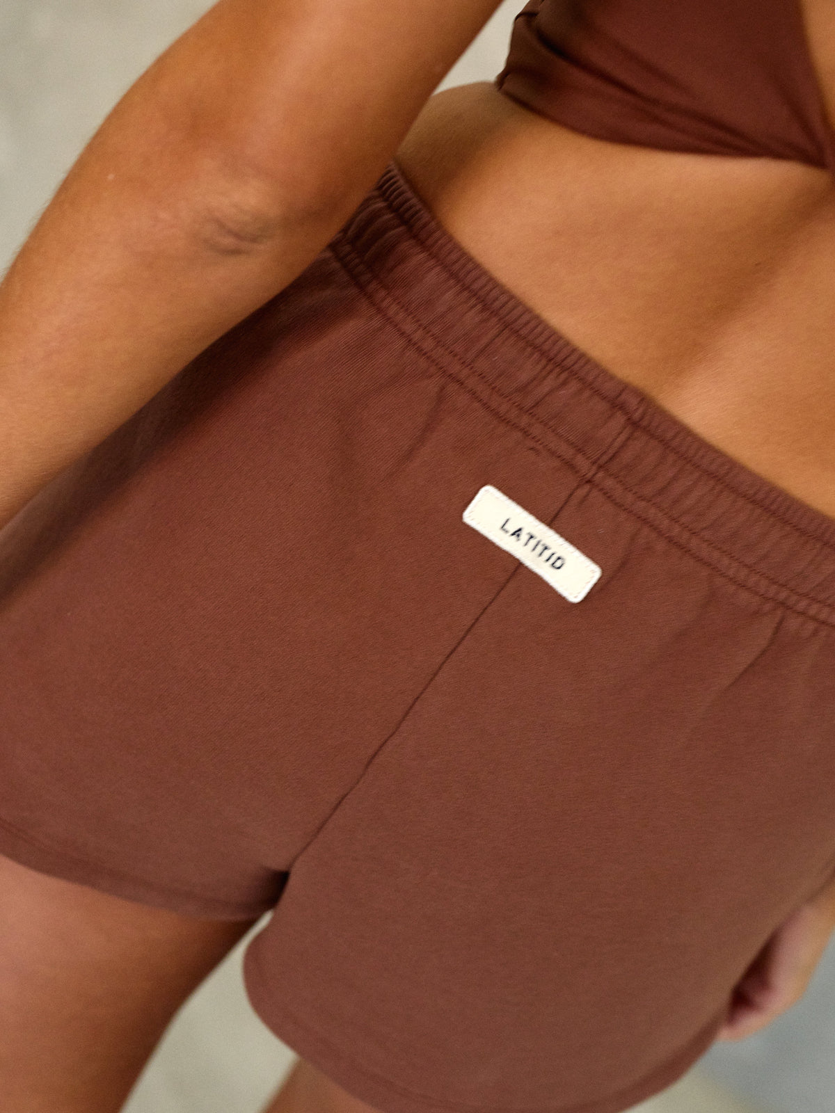 FLOW SHORTS | BROWN TIRAMISU