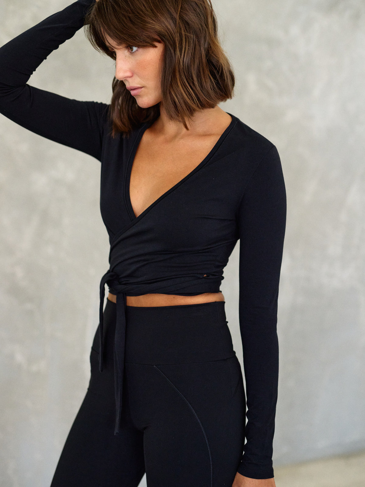 BALANCE WRAP LONG SLEEVE | MIDNIGHT BLACK