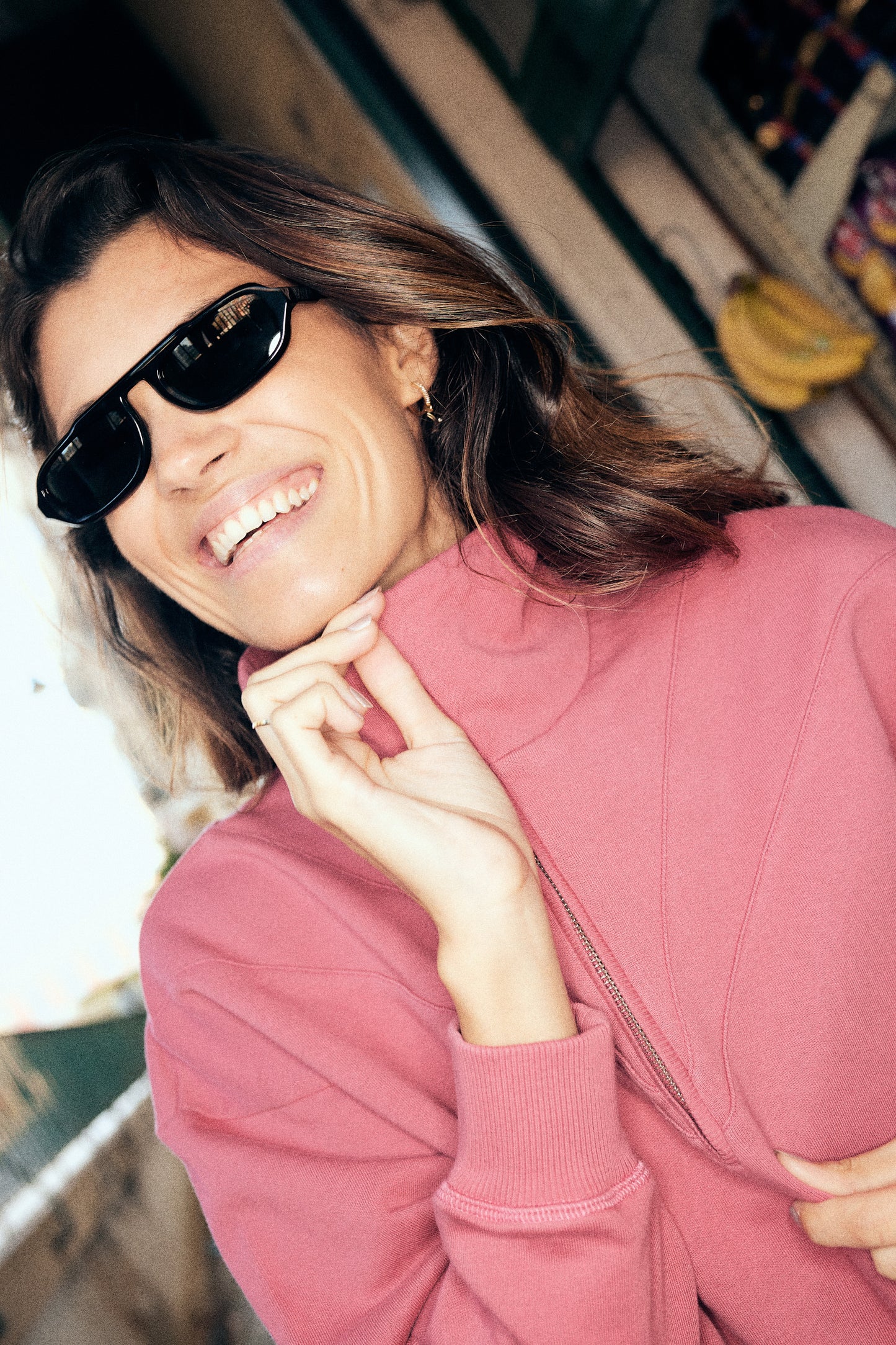 ON-THE-GO SWEATSHIRT