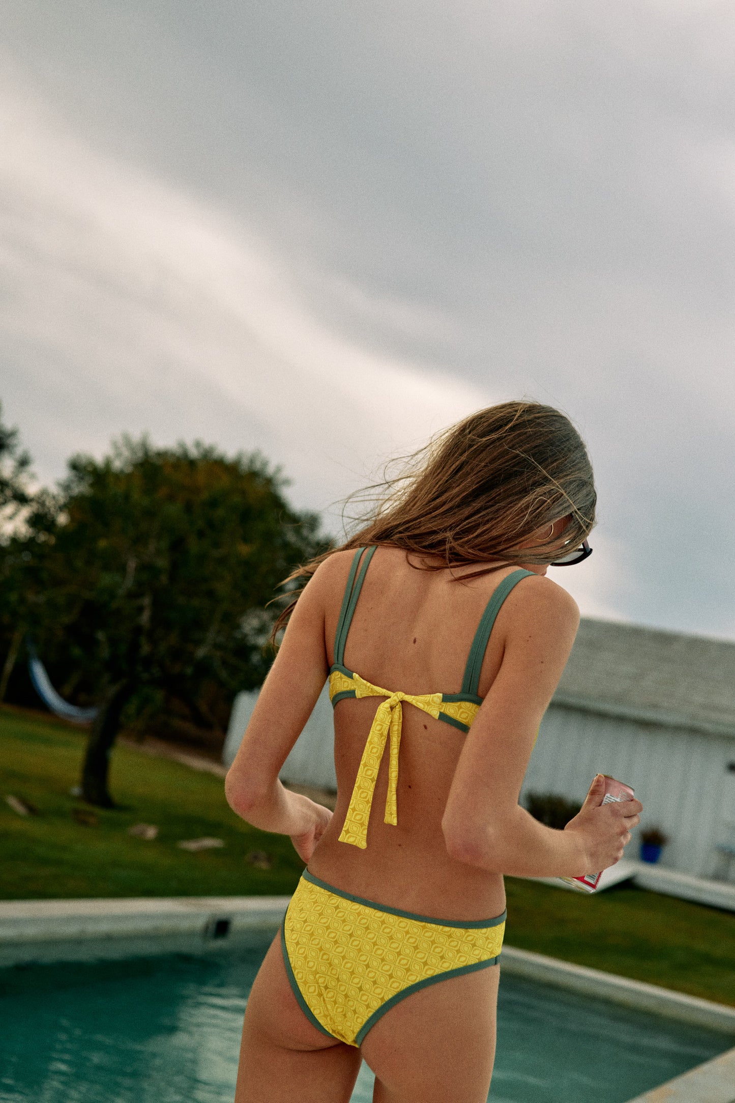 SUMMER SPELL | GLOW YELLOW